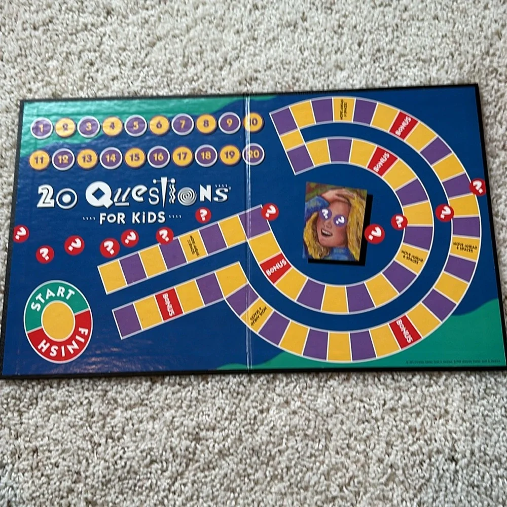 UNIVERSITY GAMES 20 Questions For Kids - Board Game